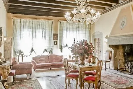 Palazzo Buonvisi Bed & Breakfast